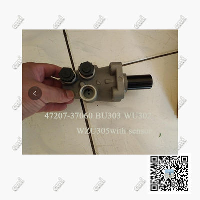 47207-37060 Aftermarket Master Cylinder BU303 WU302 WZU305 With Sensor